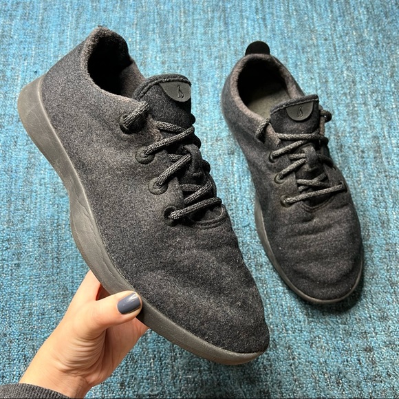 Allbirds Wool Runners Lace Up Sneakers in Dark Gray Black - Picture 1 of 7